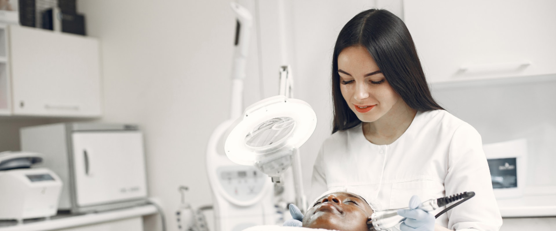 What is the Difference Between an Aesthetician and a Medical Aesthetician?