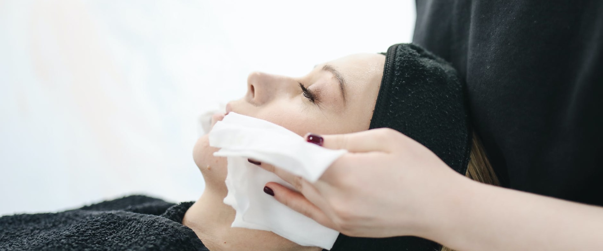 What is the Difference Between an Aesthetician and a Master Aesthetician?